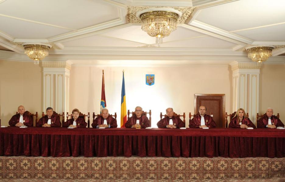 Cum comentează presa internaţională decizia Curţii Constituţionale de a valida suspendarea lui Traian Băsescu