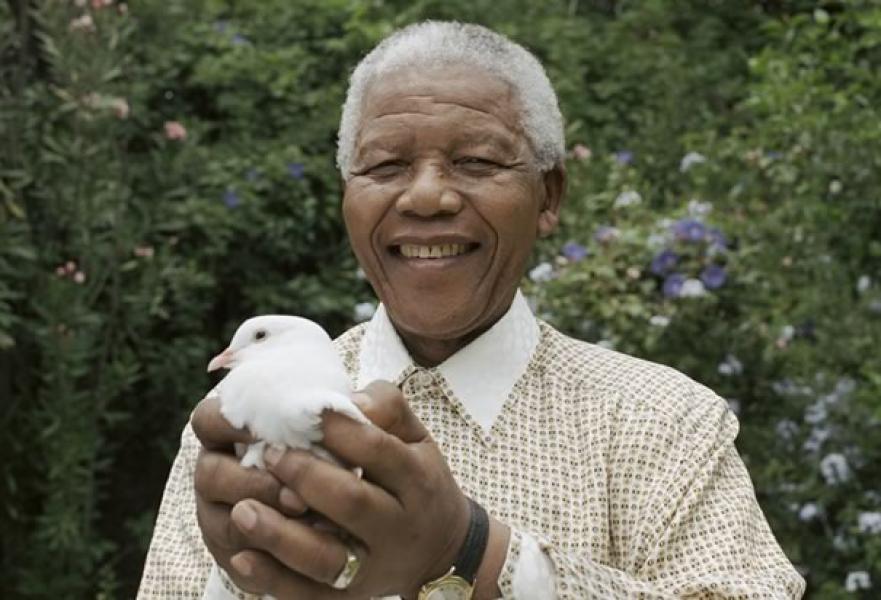 Mandela împlineşte 95 de ani în spital, dar se simte mai bine de 