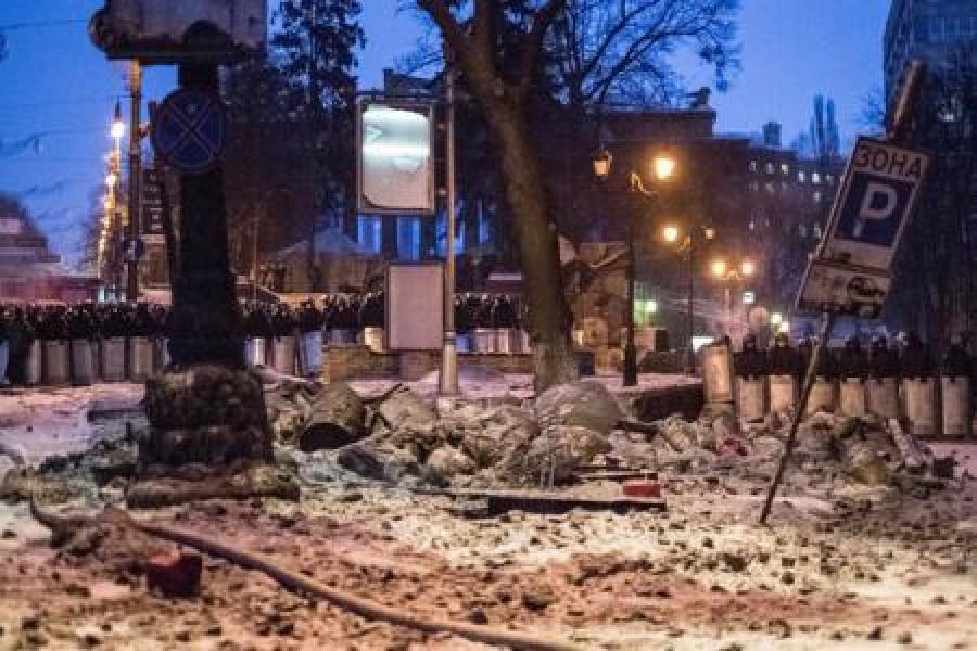 Explozie în tabăra manifestanților la Kiev: Ministrul de interne nu exclude 'pregătirea unui atentat'