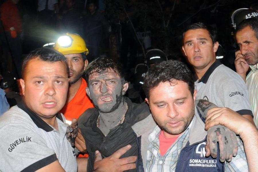 Trei zile de doliu naţional în Turcia, în urma accidentului minier soldat cu moartea a 201 persoane