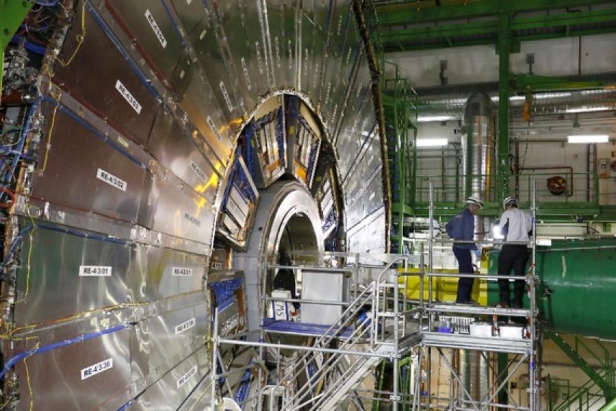 Descoperire importantă la CERN. Cercetătorii au observat pentru prima dată două noi particule